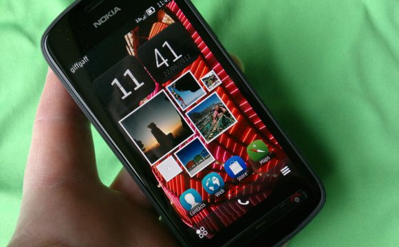 Nokia 808 default homescreen