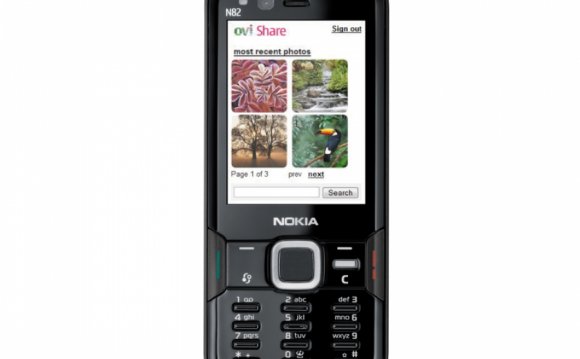 Nokia N82