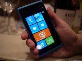 The Nokia Lumia 900 (Credit: Bonnie Cha/CNET)